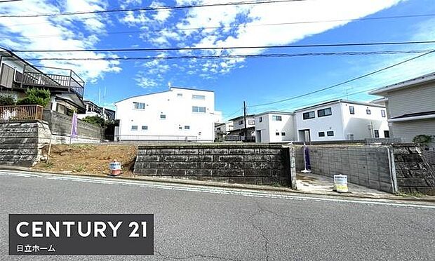 《前面道路》　■閑静な住宅街の一角