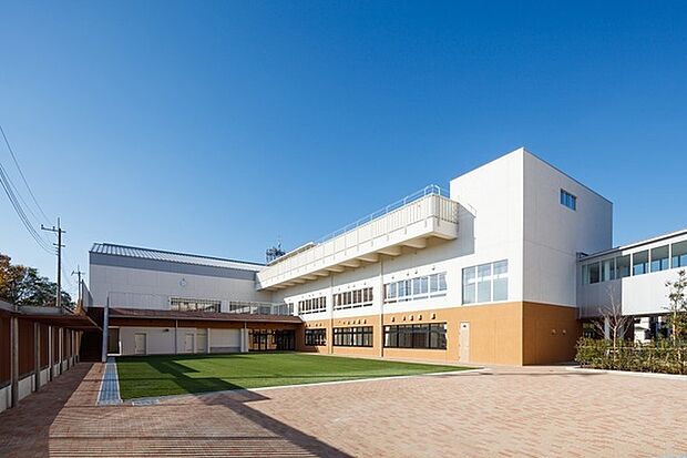 川崎市立久末小学校まで1177m