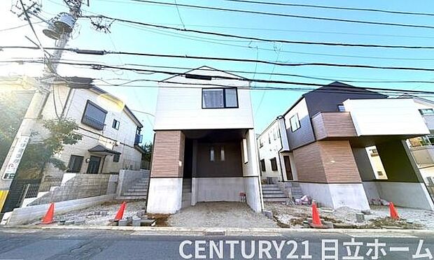 《前面道路》 ■道路と敷地はフラットな地形です。