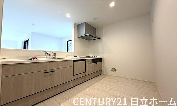 《システムキッチン》 ■会話を楽しみながら食事を味わう。一緒にいる時間が楽しい空間。