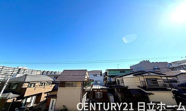 《眺望》　■目の前には気持ちの良い青空が広がります。開放的で開けた空間が望めます。