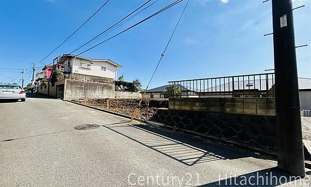 《前面道路》　■閑静な住宅街の一角