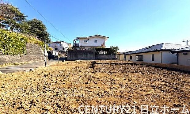 《現地》　■さわやかな風が渡りたっぷり陽光がふりそそぐ立地。