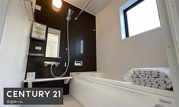 《浴室》　■ゆったり足を伸ばせる浴槽。お子様と一緒でもゆとりの1坪タイプ。1日の疲れを癒してくれるバスタイム。