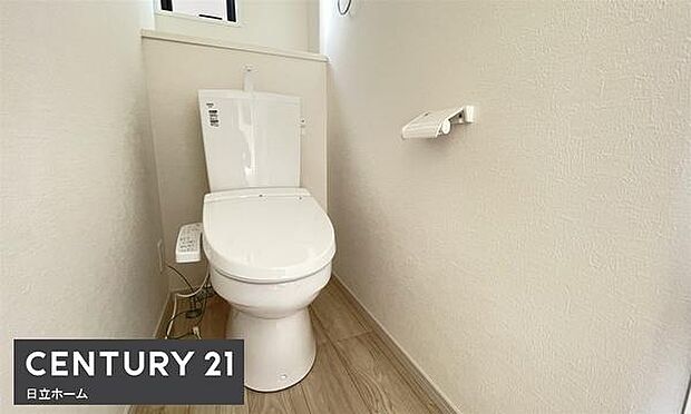 《トイレ》　■トイレは明るい空間で清潔感があります。