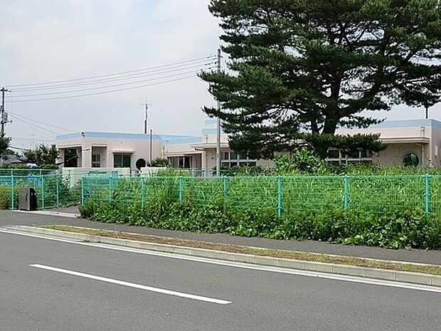 細谷戸保育園まで775m、安定した生活のもと、自信を持って遊べる子、自分の気持ちを伝えられる子、友だちを思いやり、行動できる子を育みます。