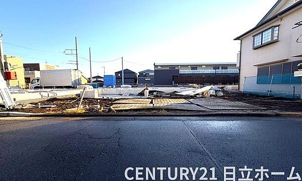《前面道路》 ■閑静な住宅街の一角