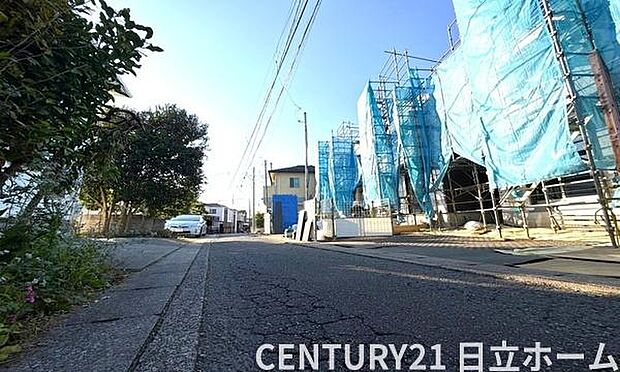 《前面道路》 ■閑静な住宅街の一角