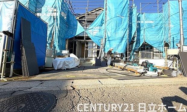 《前面道路》 ■道路と敷地はフラットな地形です。