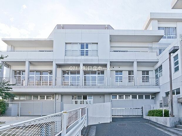 横浜市立神奈川中学校まで964m