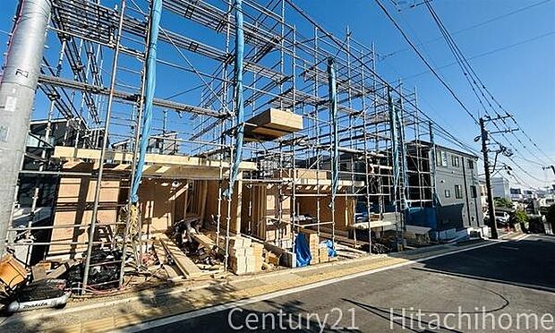 《前面道路》　■閑静な住宅街の一角