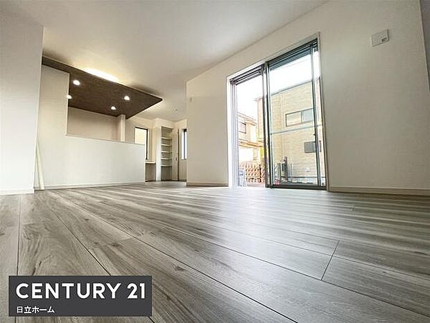 《リビングダイニング》 ■ご家族でゆったりとした時間を過ごす場所です。