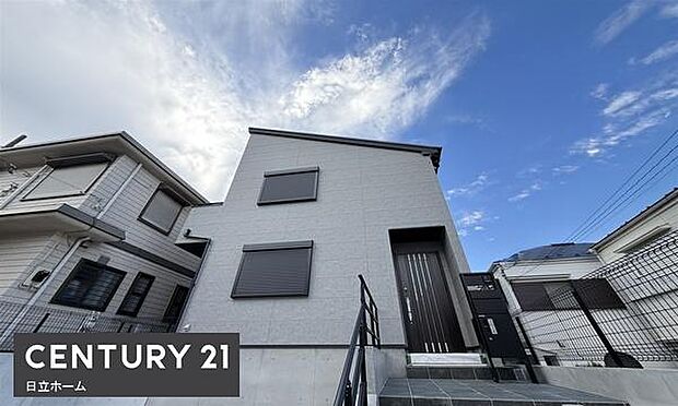 《外観》　■一戸建ての多いエリア、静かで落ち着いた雰囲気。シンプルで美しいフォルム空気までクリーンになるような佇まい。心地よいライフスタイルが実現できるそんな予感。