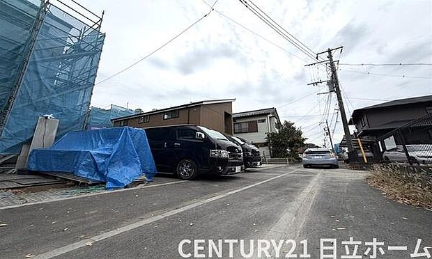 《前面道路》 ■道路と敷地はフラットな地形です。