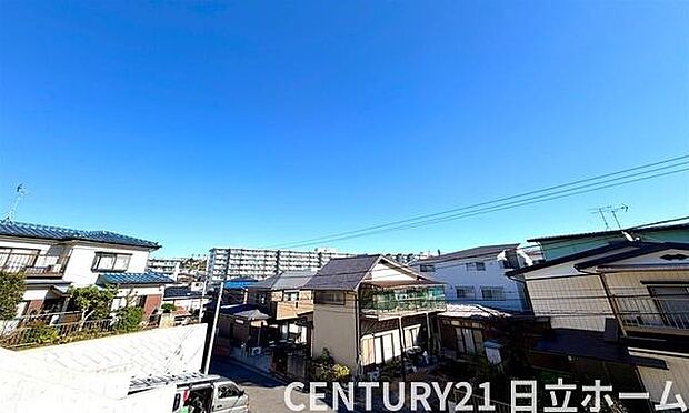 《眺望》　■目の前には気持ちの良い青空が広がります。開放的で開けた空間が望めます。