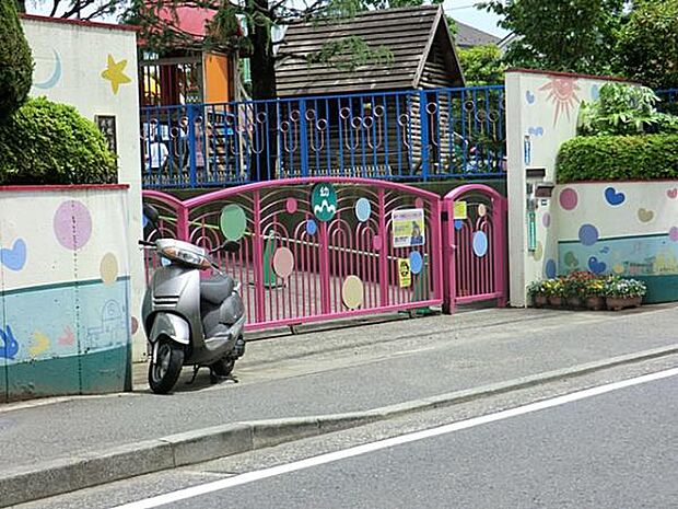 山王台幼稚園まで349m、幼稚園と保育所の両方の機能・特長をあわせ持つ幼保連携型認定こども園。