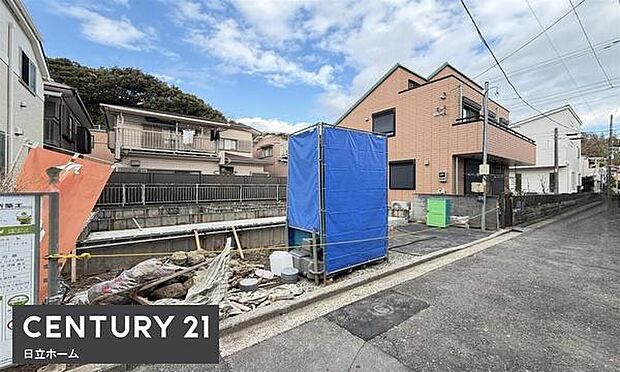 《前面道路》 ■道路と敷地はフラットな地形です。