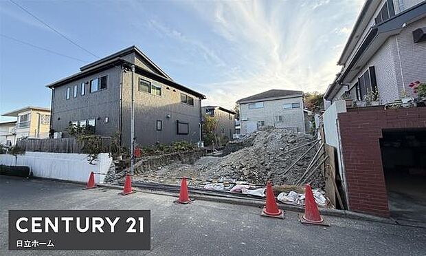 《前面道路》　■閑静な住宅街の一角