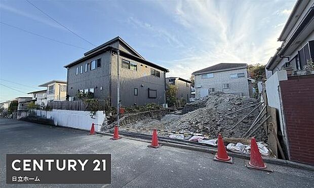 《現地》　■青い空と白い雲、気分が晴れる場所がここにあります。