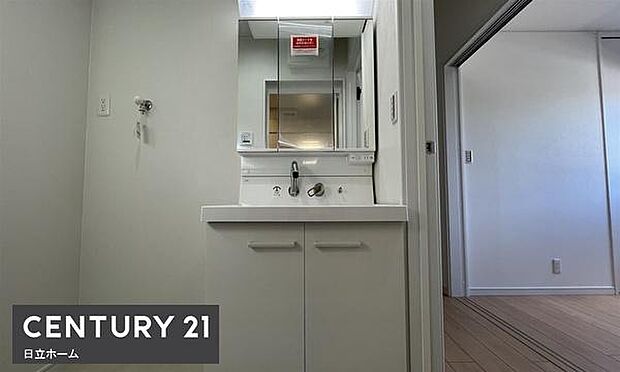 《洗面台》 ■朝のバタバタした身支度を支えてくれる洗面所。