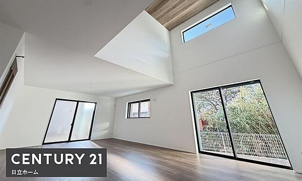 《リビングダイニング》 ■家族が自然と集まって、思い思いにくつろぎ、遊び、語らう、やすらぎの空間。