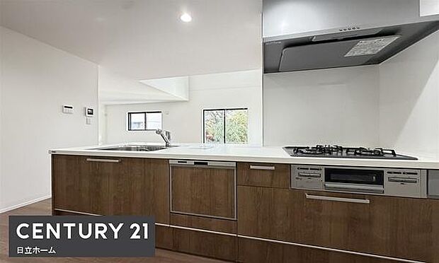 《システムキッチン》 ■お手入れしやすくきれいなキッチン。お料理の始めから後片付けまで楽しい時間になりそうです。