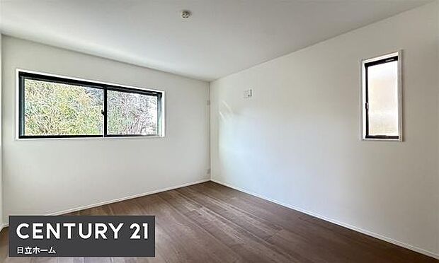 《子供部屋》 ■明るい陽の差す居室。子供部屋にもちょうど良さそうですね。