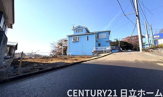 《前面道路》 ■閑静な住宅街の一角