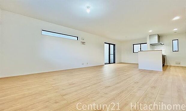 《リビングダイニング》 ■開放的で広いリビング。のびのびとくつろげるリビングは、家族のコミュニケーションの場として、みんなが集まる場所に。