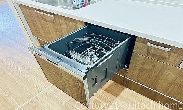 《食器洗い乾燥機》 ■食事後もゆっくり過ごせる食器洗い乾燥機を設置。手洗いよりもキレイに洗え、節水にもなります。