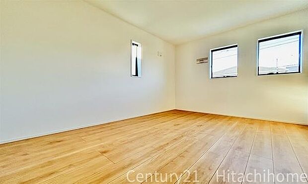 《子供部屋》 ■白い壁が窓から射し込む光を室内にまわし、柔らかな明るさを奥まで届ける。穏やかな空気に満ちた空間。