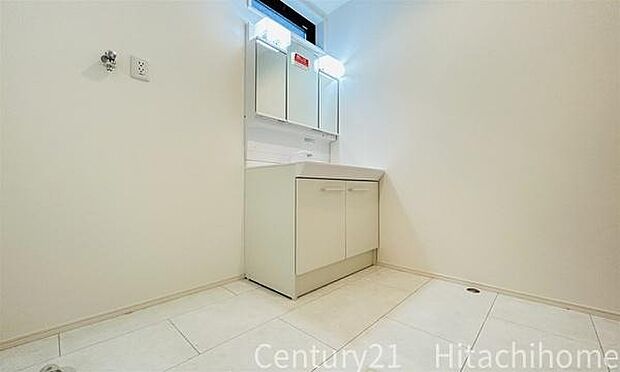 《洗面台》 ■朝のバタバタした身支度を支えてくれる洗面所。