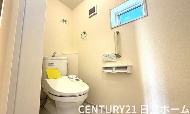 《トイレ》 ■清潔感のある落ち着いたトイレ。