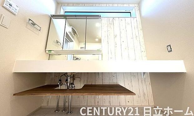 《洗面化粧台》 ■デザイン性の高い洗面台。