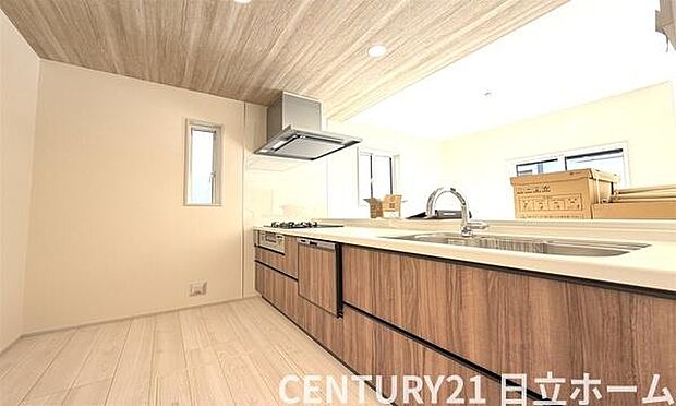 《システムキッチン》 ■お手入れしやすくきれいなキッチン。お料理の始めから後片付けまで楽しい時間になりそうです。