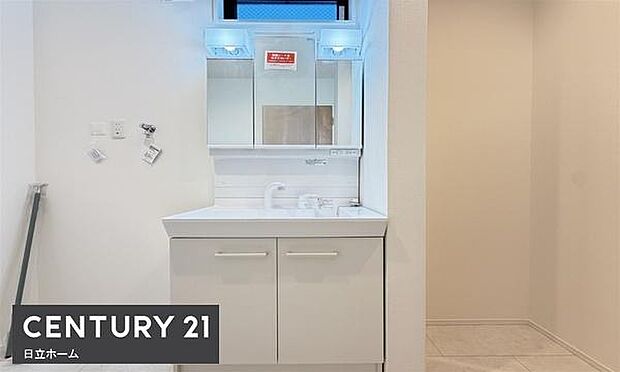 《洗面化粧台》　■使いやすいシャープなデザインの洗面化粧台。