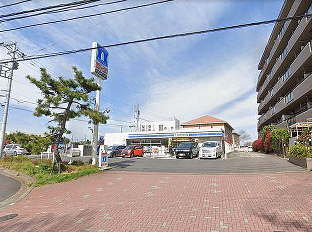 ローソン藤沢遊行寺坂店まで530m