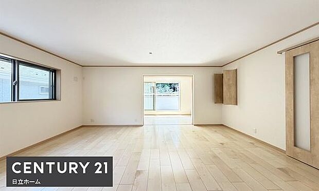 《リビングダイニング》 ■ゆとりを感じさせる上質で明るい空間が、住まう人や訪れる人を心地よく迎え入れてくれます。