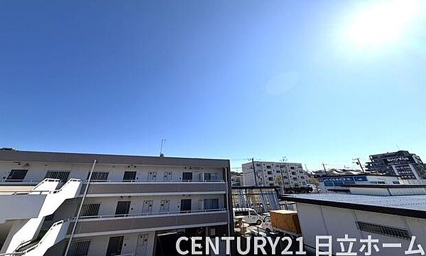 《眺望》　■目の前には気持ちの良い青空が広がります。開放的で開けた空間が望めます。