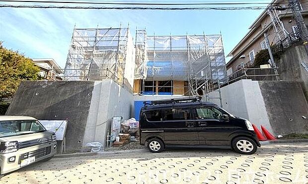 《外観》　■一戸建ての多いエリア、静かで落ち着いた雰囲気。シンプルで美しいフォルム空気までクリーンになるような佇まい。心地よいライフスタイルが実現できるそんな予感。