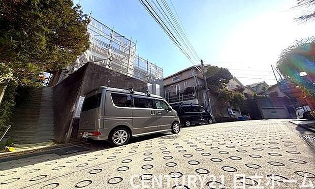 《現地》　■青い空と白い雲、気分が晴れる場所がここにあります。