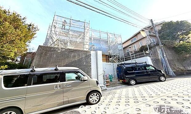 《前面道路》　■落ち着いた住環境です。