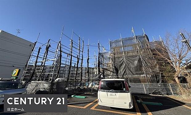 《外観》 ■一戸建ての多いエリア、静かで落ち着いた雰囲気。シンプルで美しいフォルム空気までクリーンになるような佇まい。心地よいライフスタイルが実現できるそんな予感。