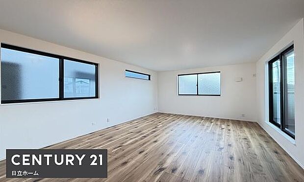 《リビングダイニング》 ■上質な時間を育む暮らしのメインステージ。寛ぎとご家族とのコミュニケーションを育む居心地のよい場所。この明るい空間は家族に安らぎを与えて、落ち着いた心地よい空間になるでしょう。