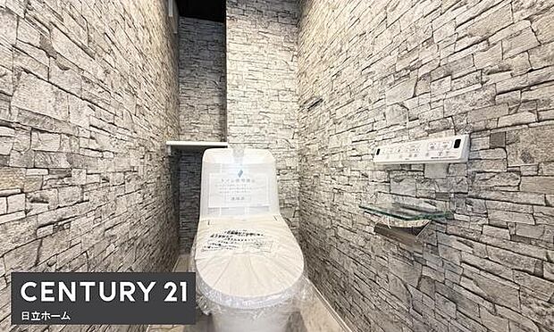 《トイレ》 ■清潔感のある落ち着いたトイレ。