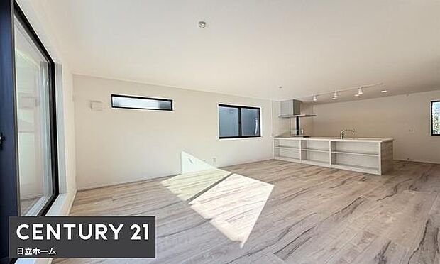 《リビングダイニング》 ■上質な時間を育む暮らしのメインステージ。寛ぎとご家族とのコミュニケーションを育む居心地のよい場所。この明るい空間は家族に安らぎを与えて、落ち着いた心地よい空間になるでしょう。