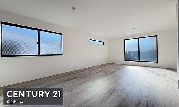 《リビングダイニング》 ■上質な時間を育む暮らしのメインステージ。寛ぎとご家族とのコミュニケーションを育む居心地のよい場所。この明るい空間は家族に安らぎを与えて、落ち着いた心地よい空間になるでしょう。