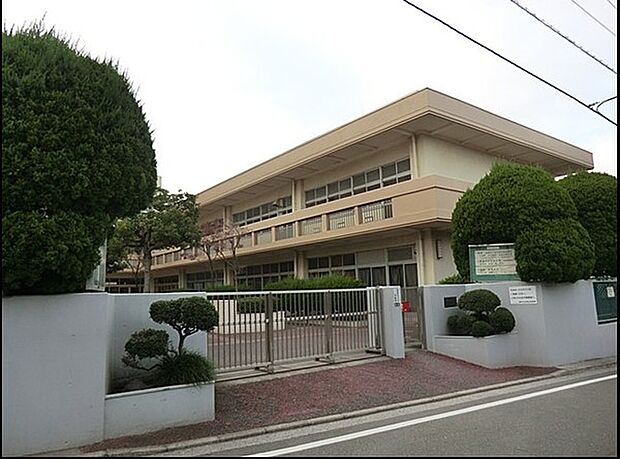 横浜市立西谷中学校まで792m、