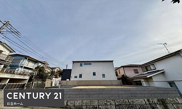 《前面道路》 ■落ち着いた住環境です。