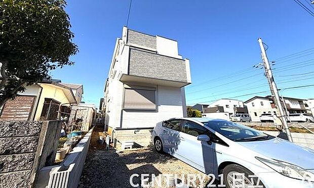 《前面道路》 ■落ち着いた住環境です。